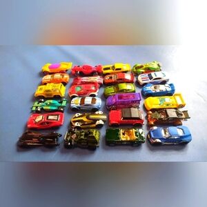 24 Cars Hot Wheels Matchbox Batmobile Nascar Police Redline Dragster Convertible